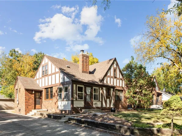 1056 39th St, Des Moines, IA 50311