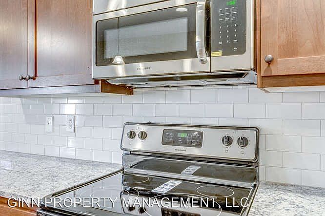 1st image of 4228 NE 34th Way
