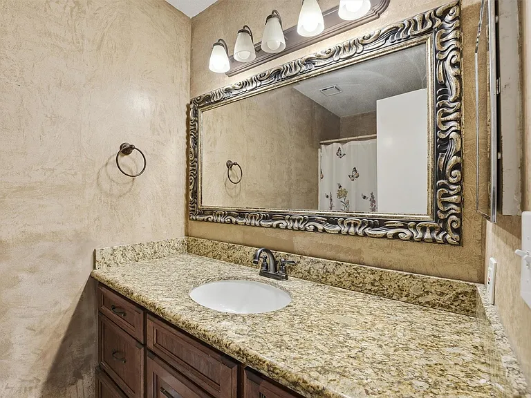 17219 Kettle Creek Dr — Photo 18