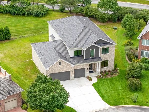 235 Plainfield Ct, Vernon Hills, IL 60061