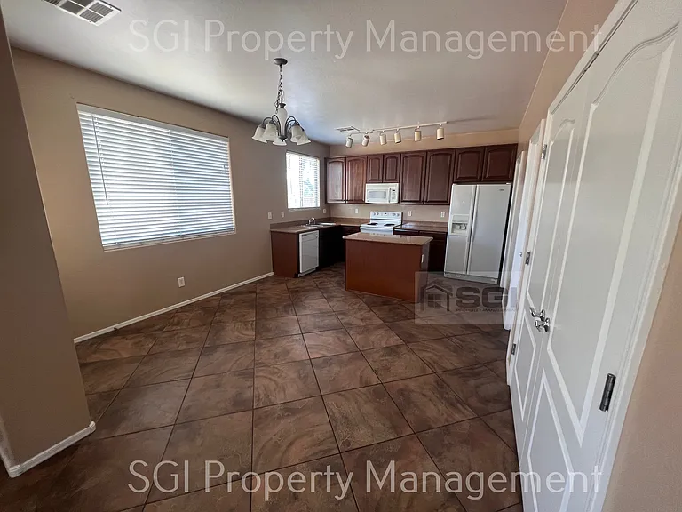 15101 N 173rd Dr — Photo 13