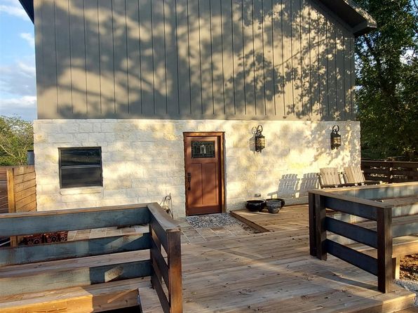 610 Flag Creek Drive Drive, Llano, TX 78643