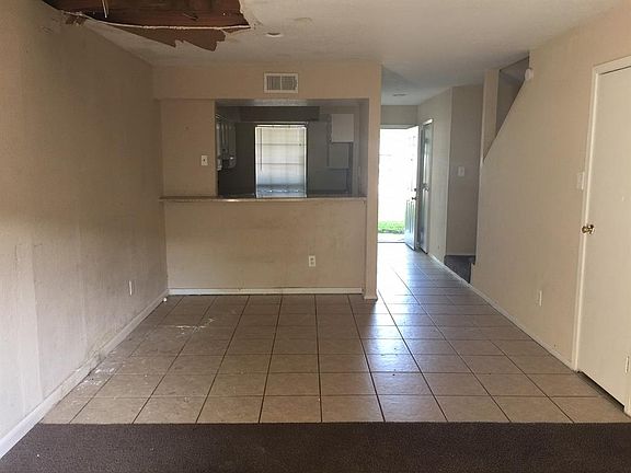 2nd image of 12668 Windsor Village Dr