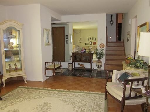3rd image of 820 Fitzhenry Ct