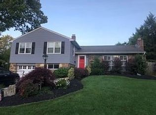 4030 Woodruff Rd, Lafayette Hill, PA 19444