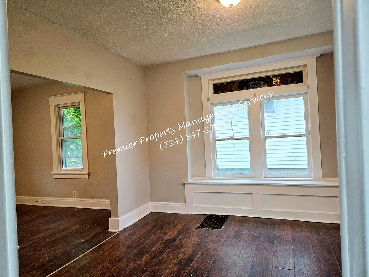 Building Photo - 1023 Negley St