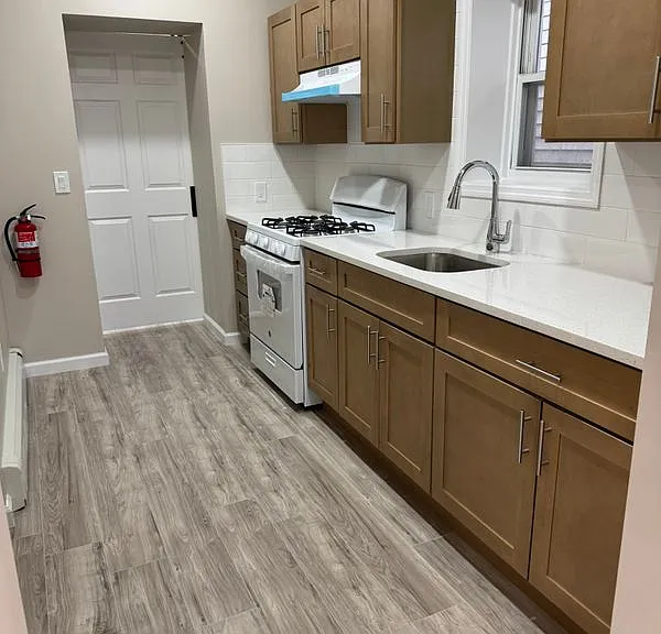 7506 4th Ave #2 — Photo 3