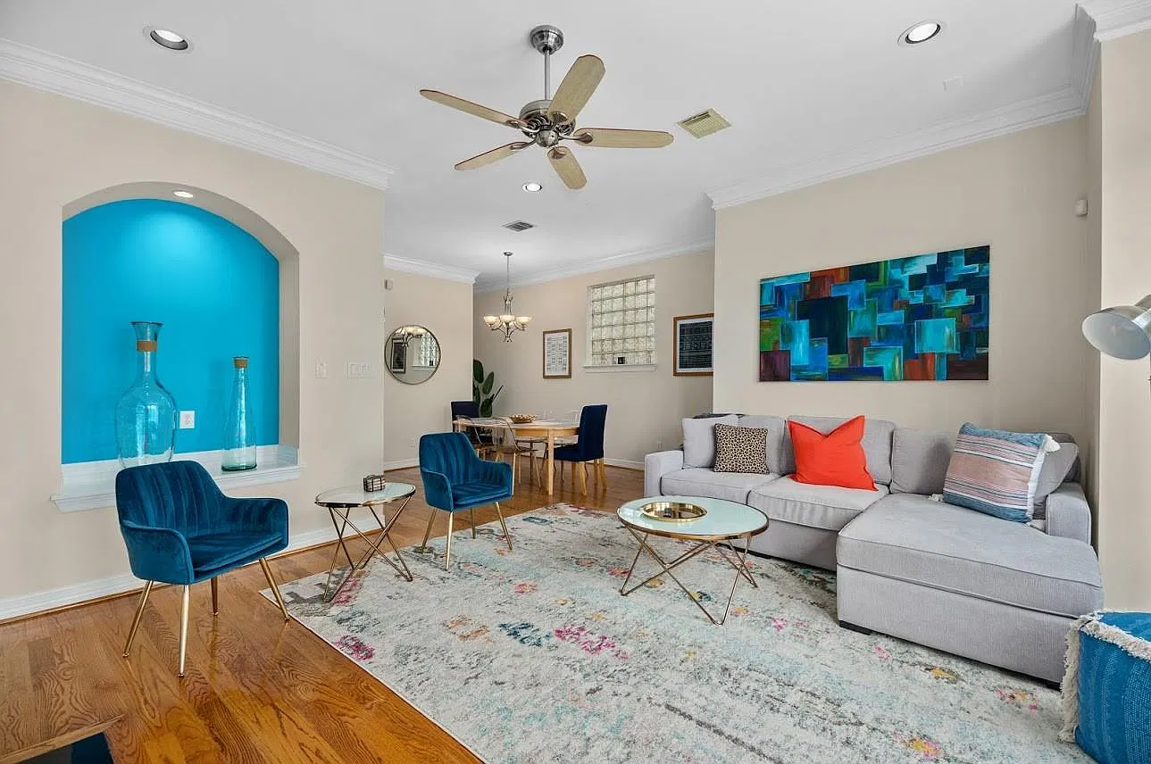 3 bed, 3.5 bath, 1984 sqft, $3,490 — Photo 4