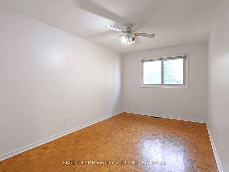 405 Hyacinthe Blvd #Townhouse 12 — Photo 17