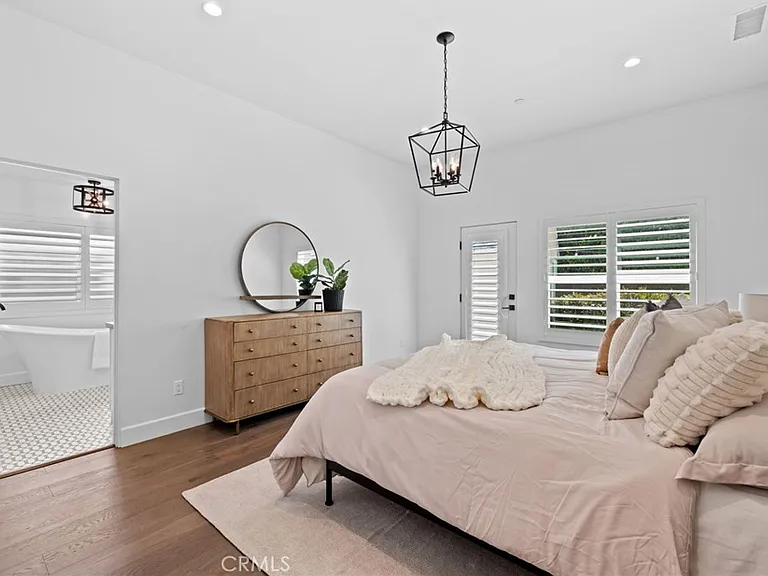 827 N Lamer St — Photo 16
