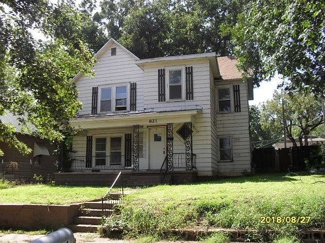 1st image of 821 S D St
