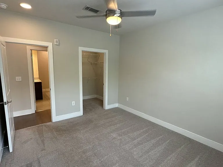 915 Glenwood Apartments on the Beltline — Photo 132