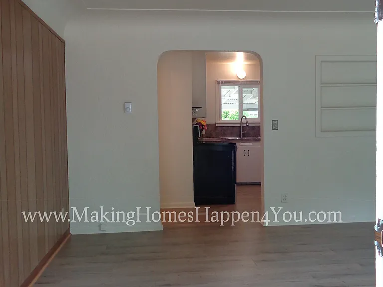 1945 23rd St NE — Photo 3