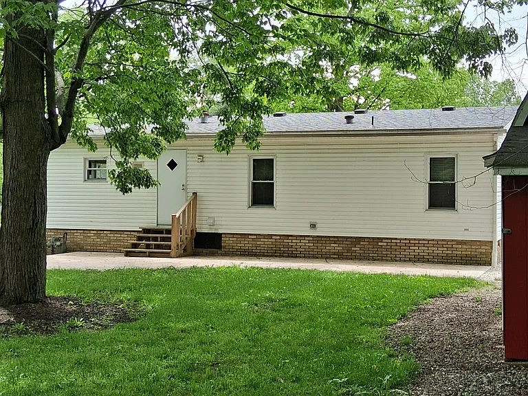 1675 Mount Pleasant St NE — Photo 2