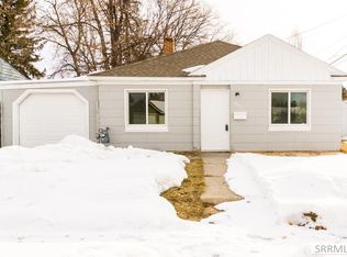 945 Cranmer Ave, Idaho Falls, ID 83404
