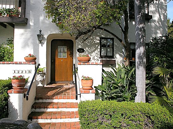 4th image of 1221 N Salsipuedes St #B