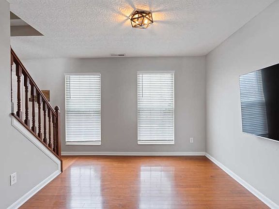 4th image of 7468 Heaton Cir