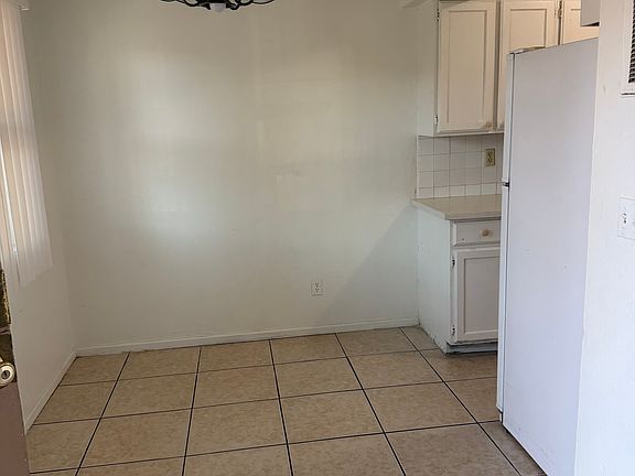 2nd image of 5303 Retablo Ave APT B