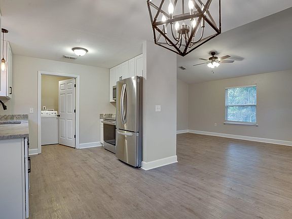 5th image of 3449 Laura St