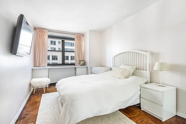 Sold by Compass | media 7