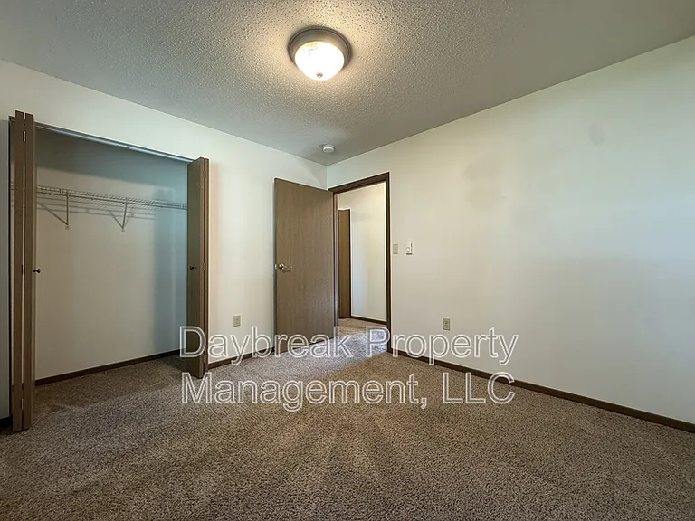 317 16th St S #5 — Photo 18