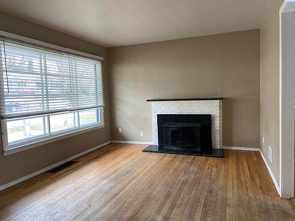 2nd image of 905 NW Clifford St
