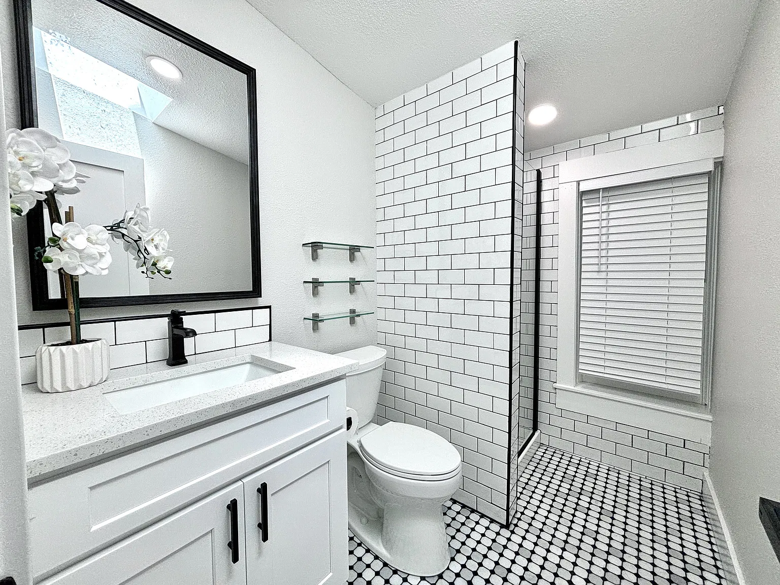 2 bed, 600 sqft, $3,295 — Photo 4