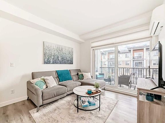 3rd image of 40 E Walgrove Dr SE #311