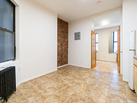 4th image of 338 E 5th St APT 8