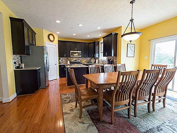 3rd image of 128 Dorsch Dr