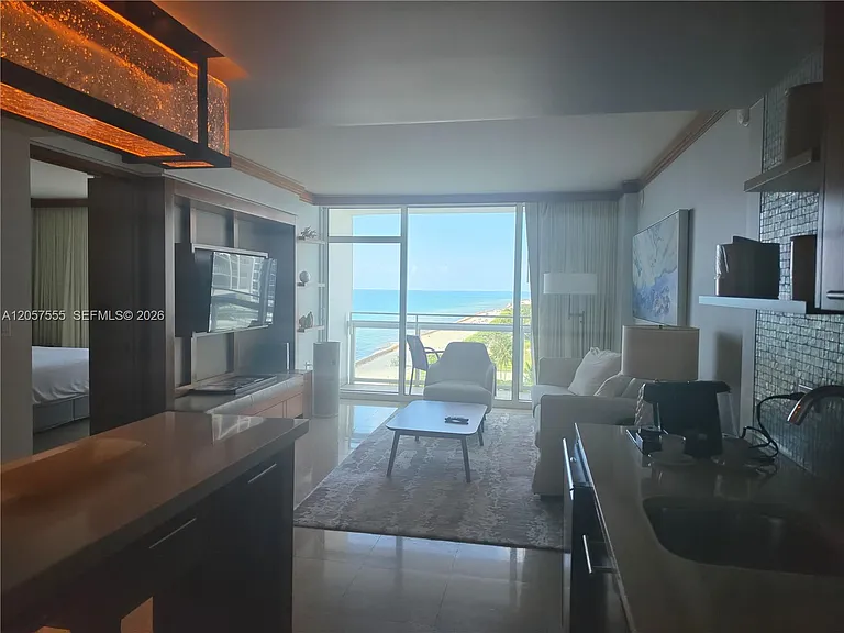 6801 Collins Ave #1020-1006 — Photo 11