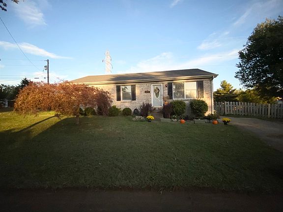 3rd image of 113 Charlotte Cir