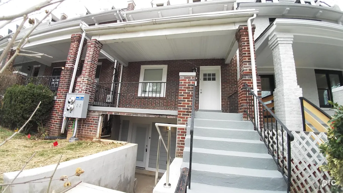 Building Photo - 1421 Upshur St NW #2