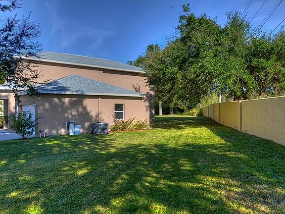 3rd image of 11009 Lynn Lake Cir