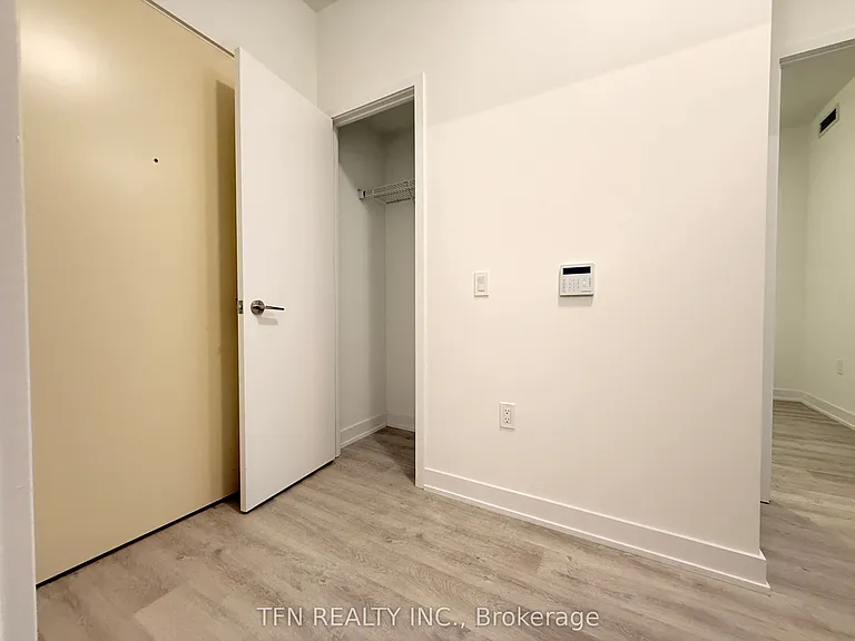 15 Richardson St #727 — Photo 2