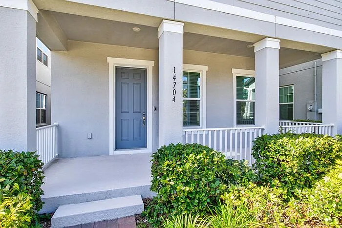 4 bed, 2.5 bath, 2070 sqft, $3,200 — Photo 2
