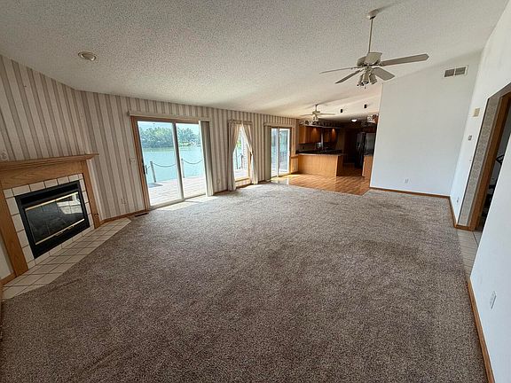 4th image of 29 Shoreline Dr