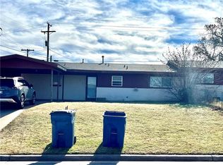 203 E Choctaw Rd #B, Foss, OK 73647