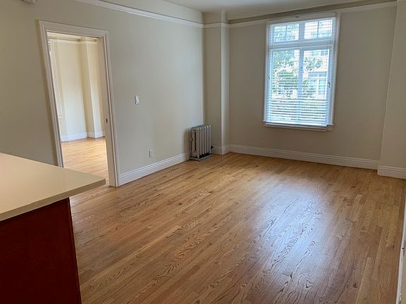 3rd image of 500 Hyde St