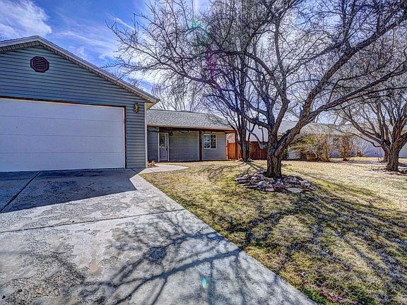 2nd image of 1460 Powell St