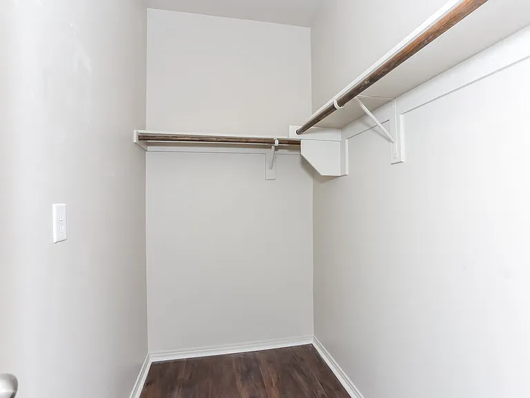 1724 Gayla Creek Dr — Photo 13