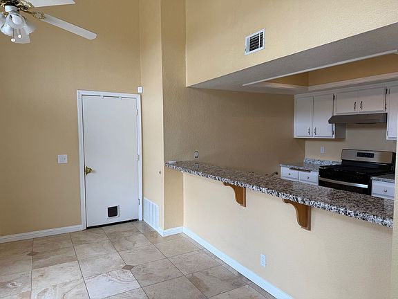 2nd image of 1100 Honeysuckle Way