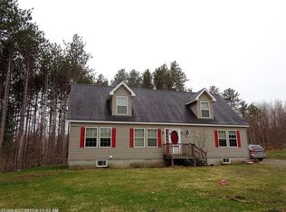 93 Crescent St, Skowhegan, ME 04976