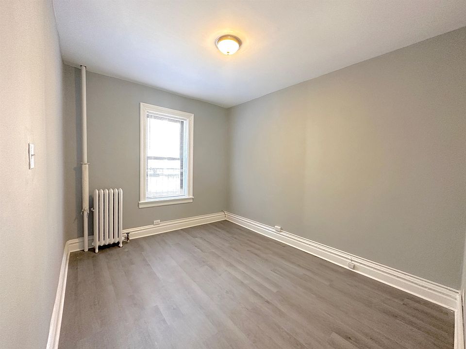 1st image of 117 Corbin Ave APT 303