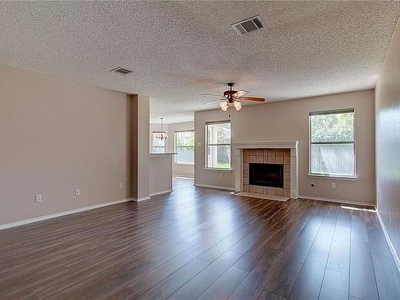 2nd image of 1322 Ashley Dr