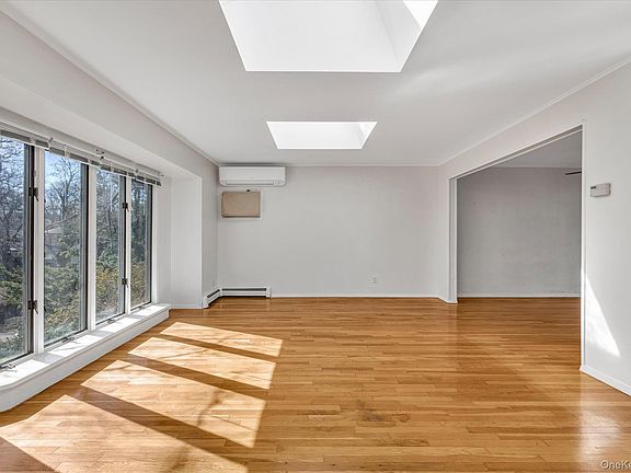 3rd image of 10 Sycamore Road