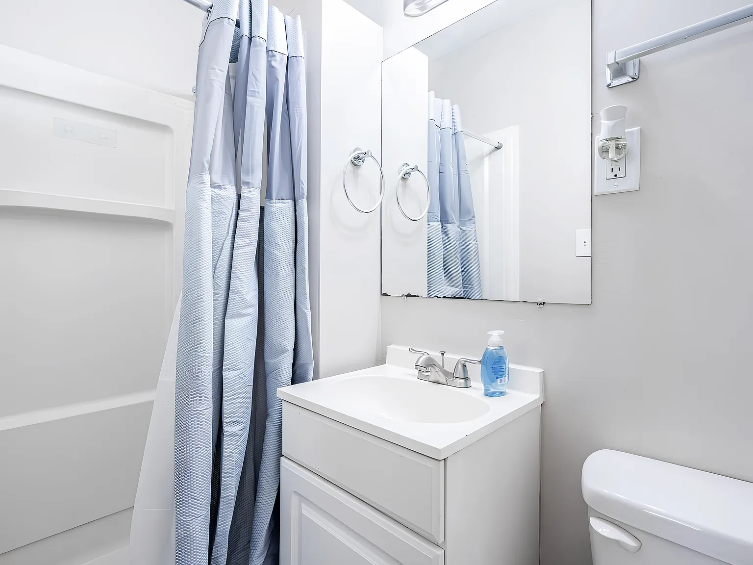 4 bed, 3.0 bath, 1125 sqft, $654 — Photo 4