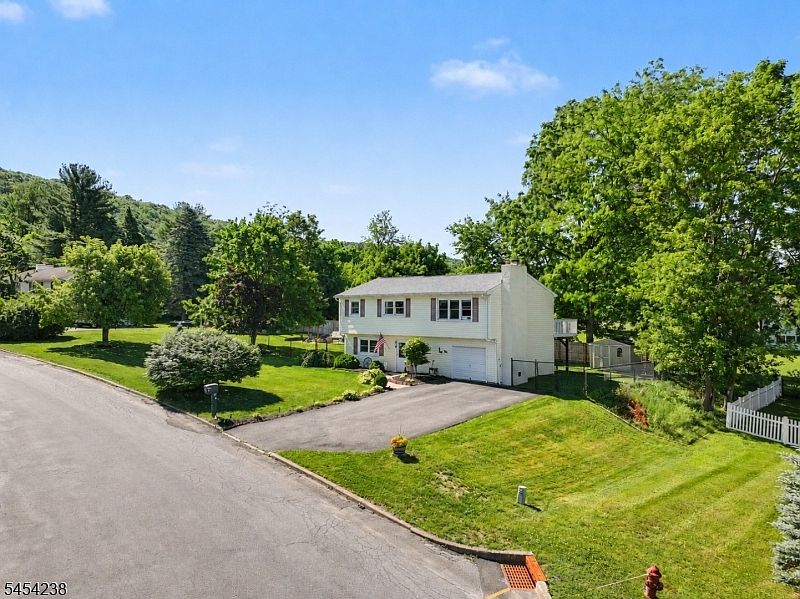 1st image of 14 Bettino Dr