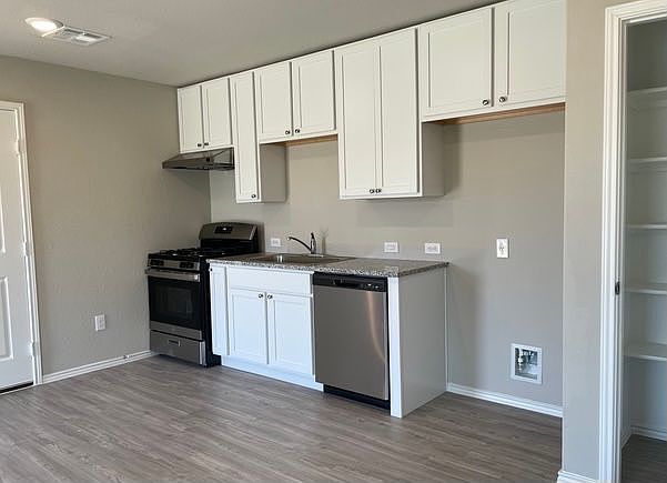 2nd image of 8256 Piedra Medina
