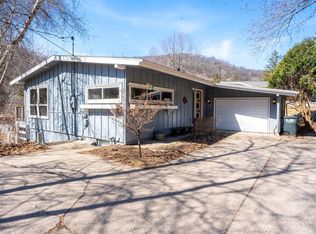 N1967 Wedgewood Dr E, La Crosse, WI 54601